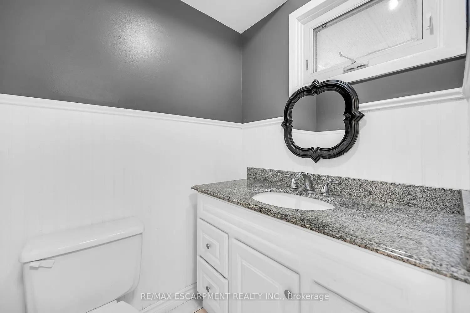 Additional image 4 of 1460 Garth Street 18
