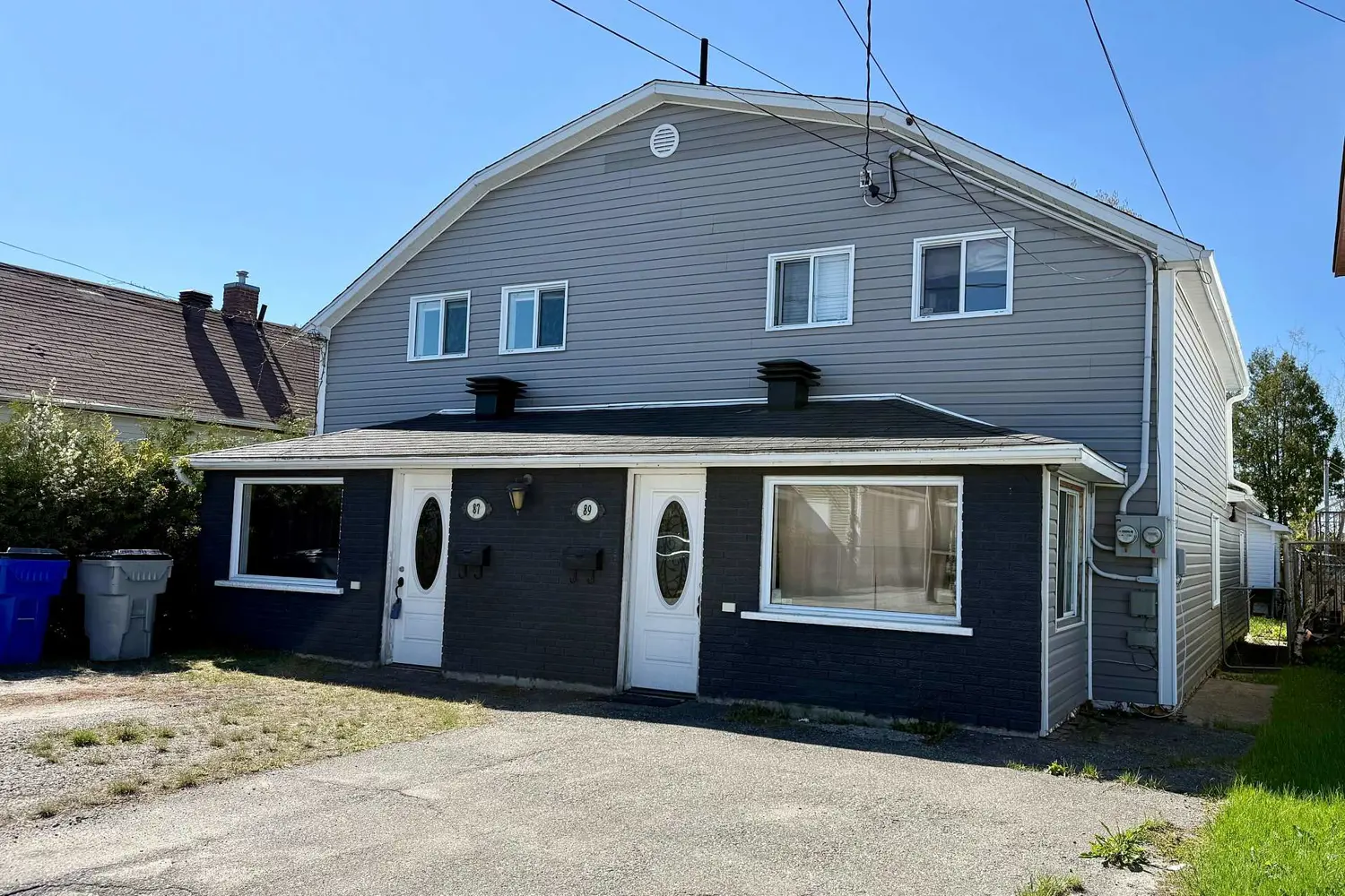 89 Way Avenue photo 2