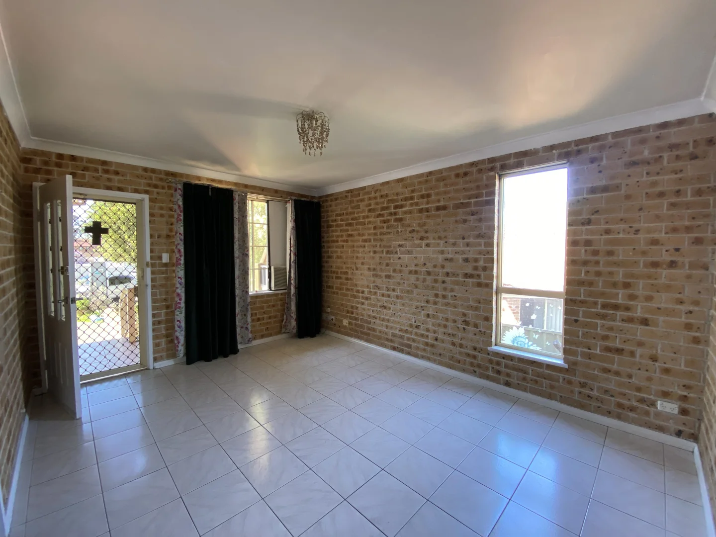 Additional image 2 of 11 Hollydene Crescent, Edensor Park NSW 2176