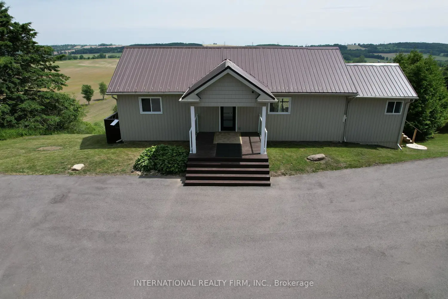8309 Oak Ridges Drive photo 4
