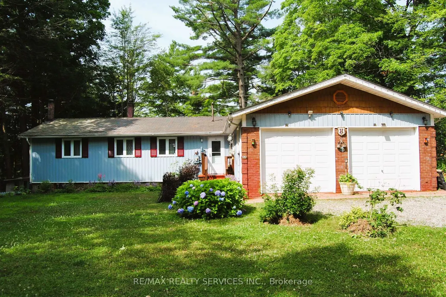 1102 Lakeshore Drive photo 3