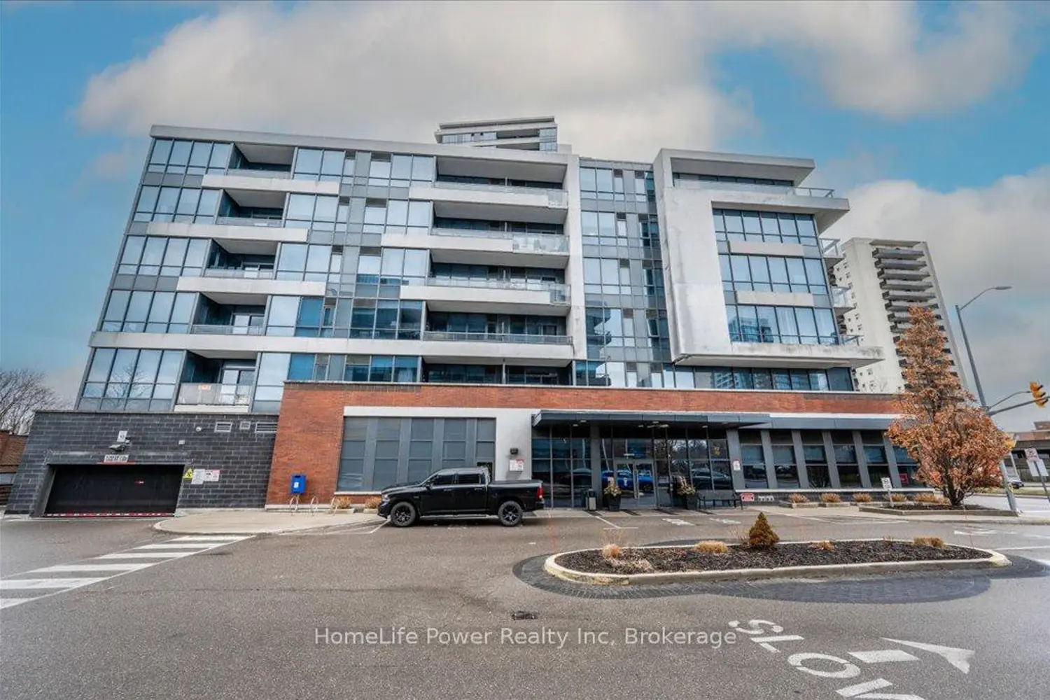 Additional image 5 of 1 Hurontario Street 2001