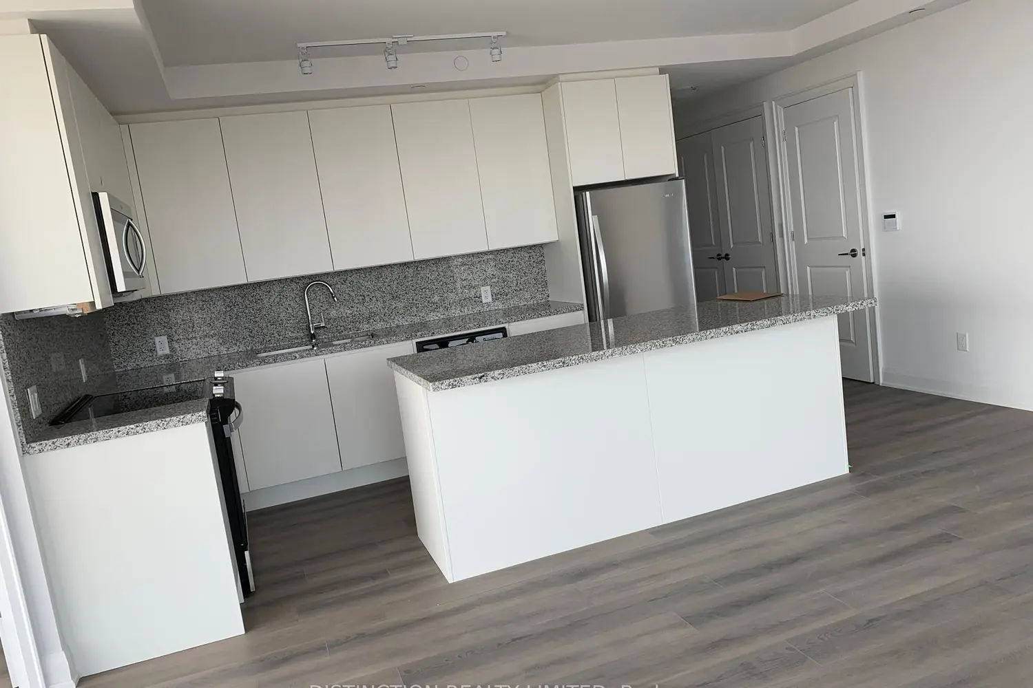 10 Gatineau Drive 1005 photo 5