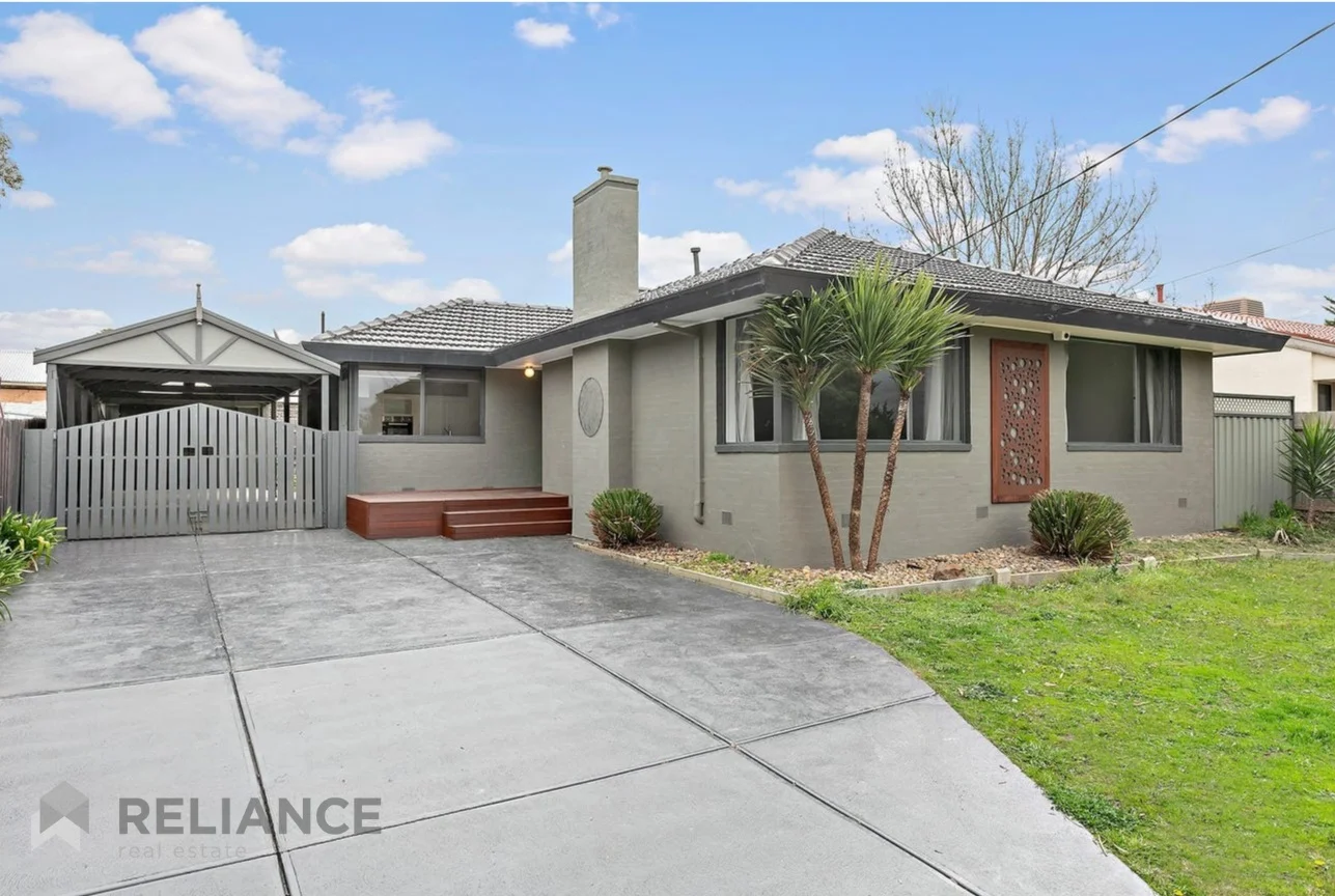 15 Lindsay Avenue, Sunbury VIC 3429