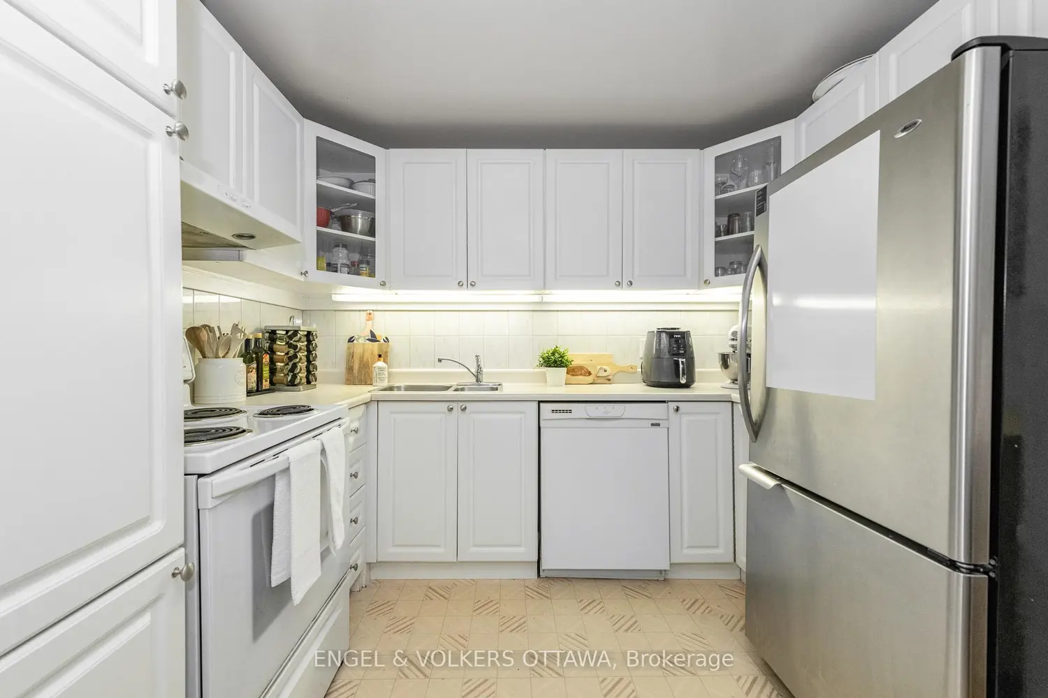 Additional image 10 of 373 Laurier Avenue 906