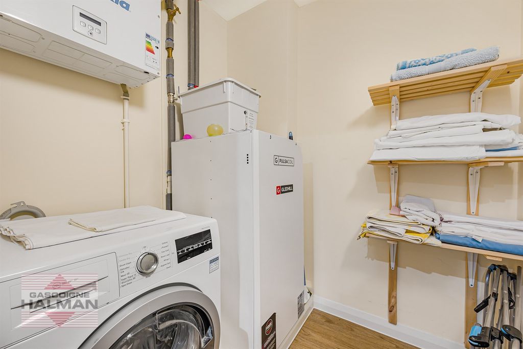 Additional image 11 of 2 bed flat for saleLawson Grange, Holly Road North, Wilmslow SK9