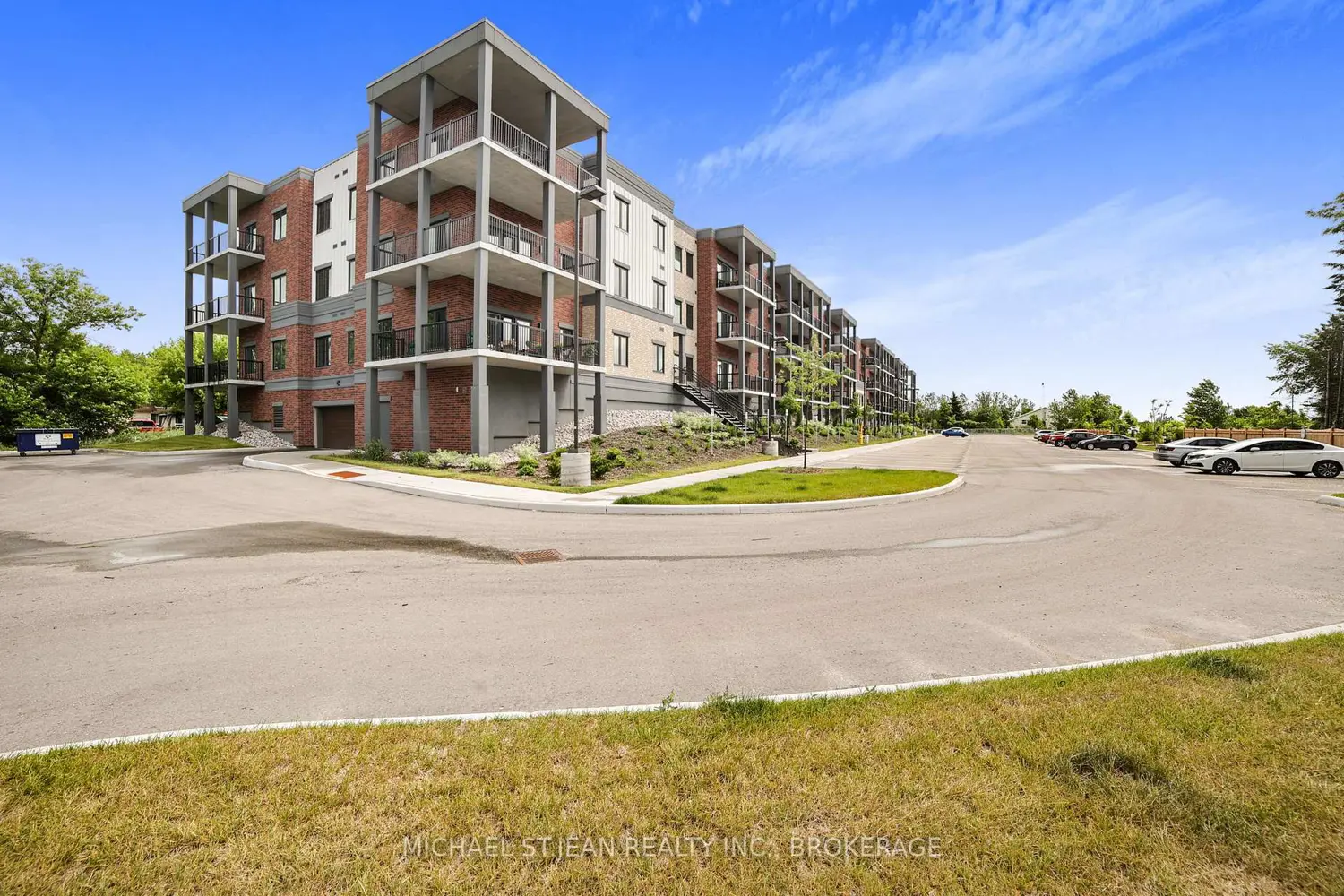 121 Mary Street 402