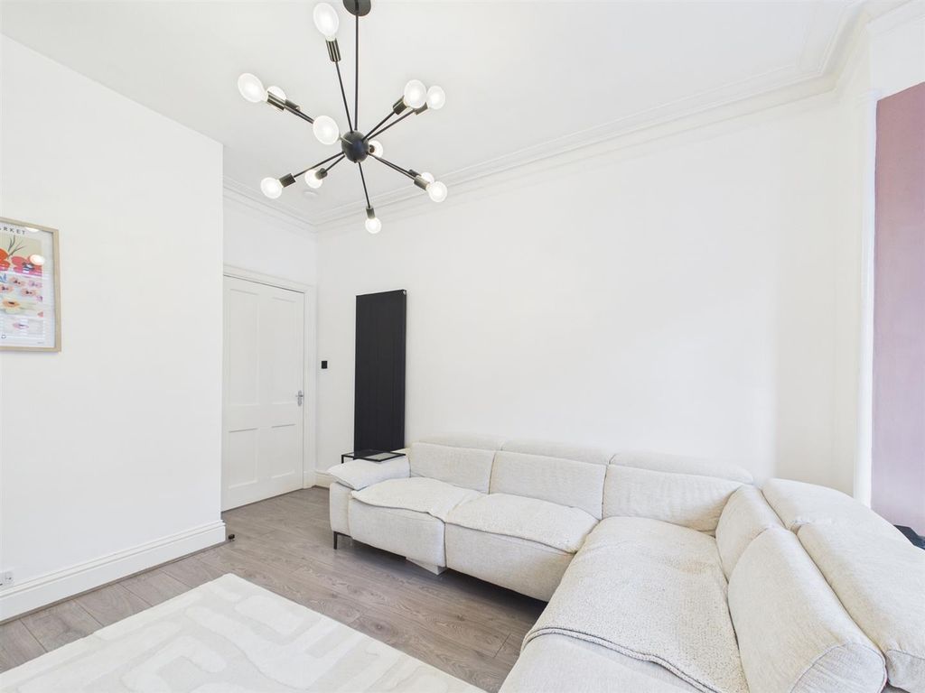 2 bed flat for sale12A Feus Road, Perth PH1 photo 2