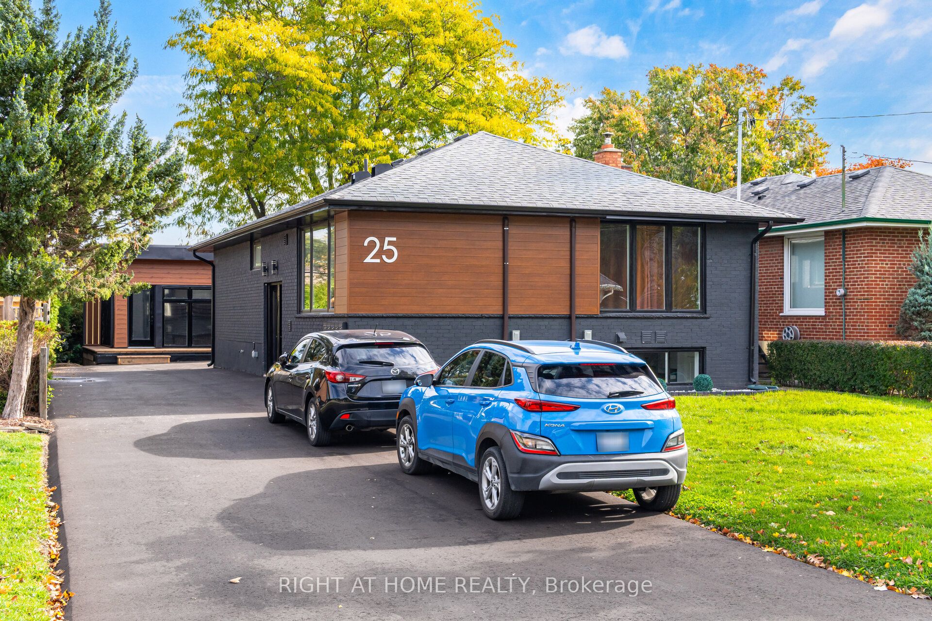 25 Templar Drive, Toronto, ON, M9R 3C6 photo 2