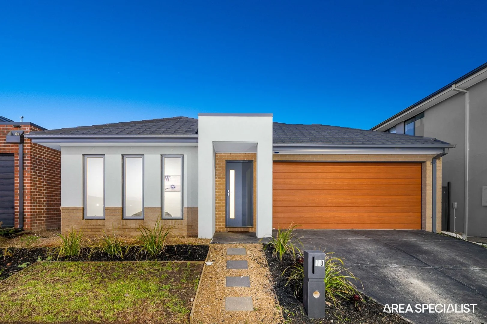 18 Croft Drive, Clyde North VIC 3978