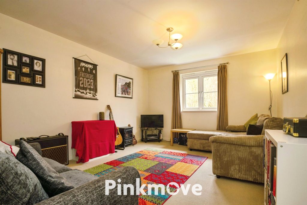 2 bed flat for saleCoed Celynen Drive, Abercarn, Newport NP11 photo 3