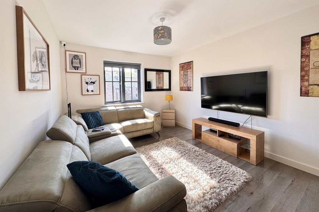 Additional image 5 of 2 bed flat for saleSamuel Wood Close, Glossop SK13