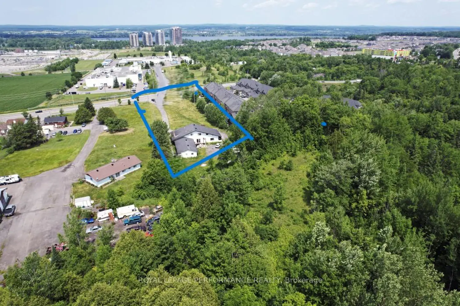 Additional image 10 of 1016 Old Montreal Road