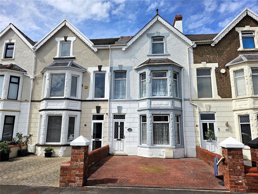 5 bed terraced house for saleNew Road, Porthcawl CF36