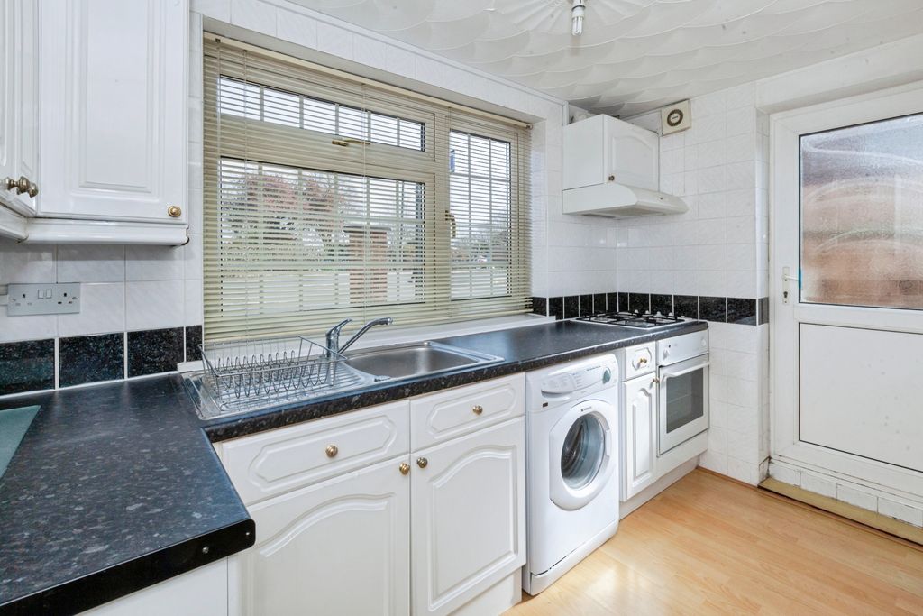 Additional image 8 of 5 bed detached house for saleStation Road, Slough SL1