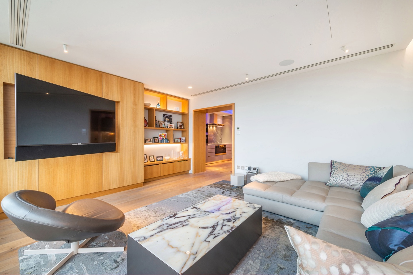 Additional image 8 of 3 Bed Flat, Marathon House, NW1, N1 7GU