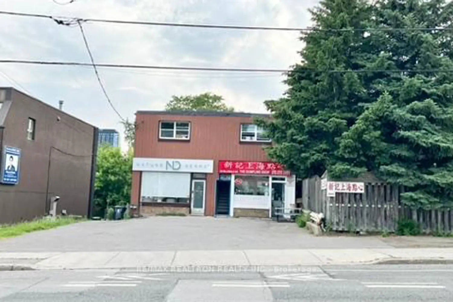 180-184 Willowdale Avenue photo 3