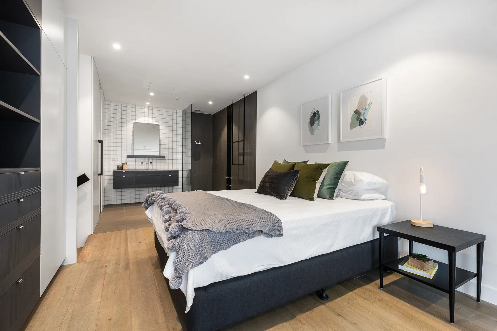 1306/14 Queens Road, Melbourne VIC 3000 photo 4