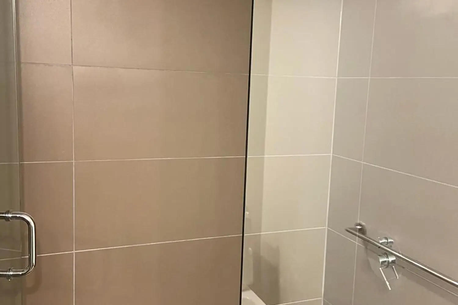 5 Soudan Avenue 711 photo 3