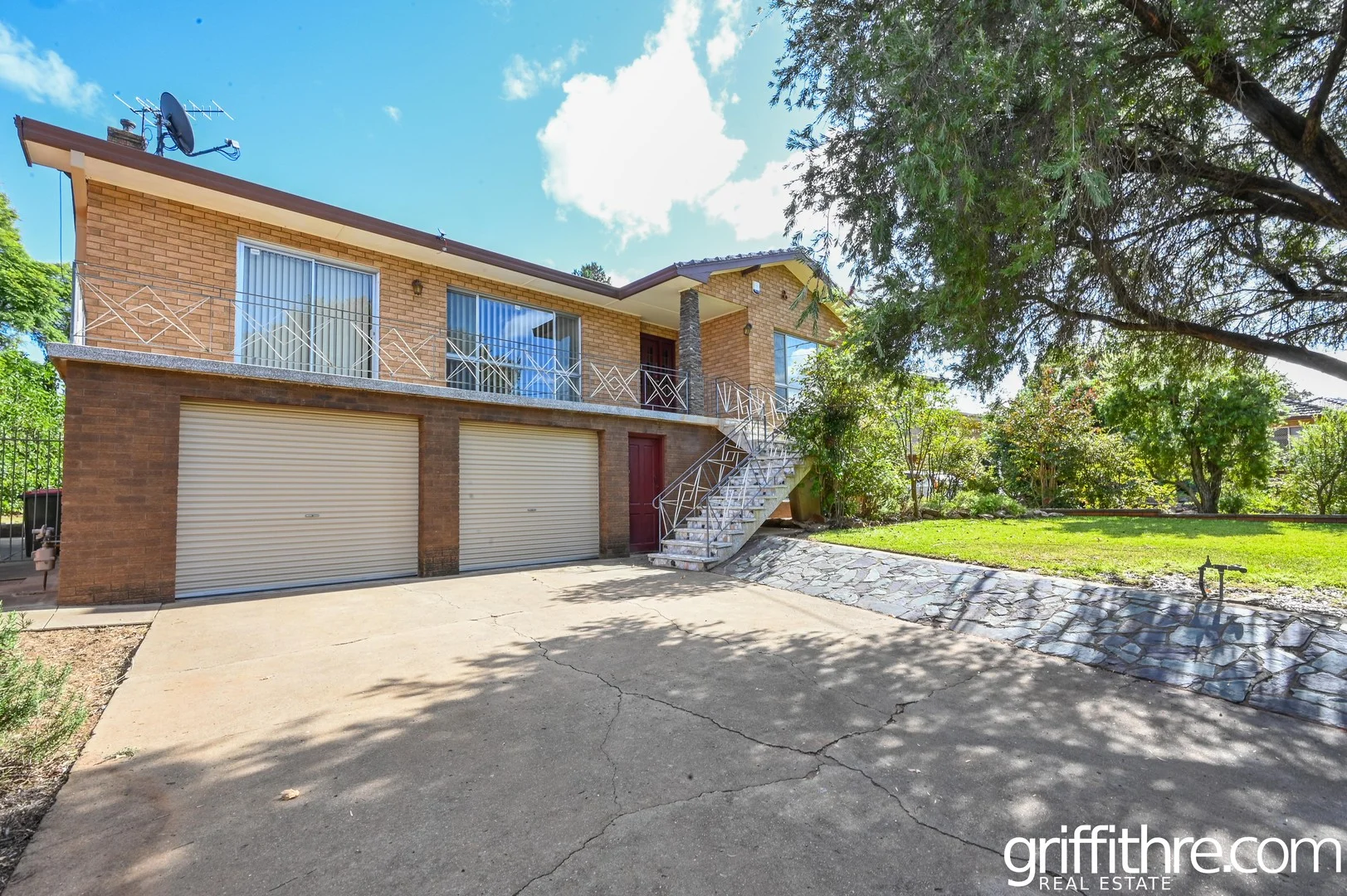 26 Langley Cres, Griffith NSW 2680