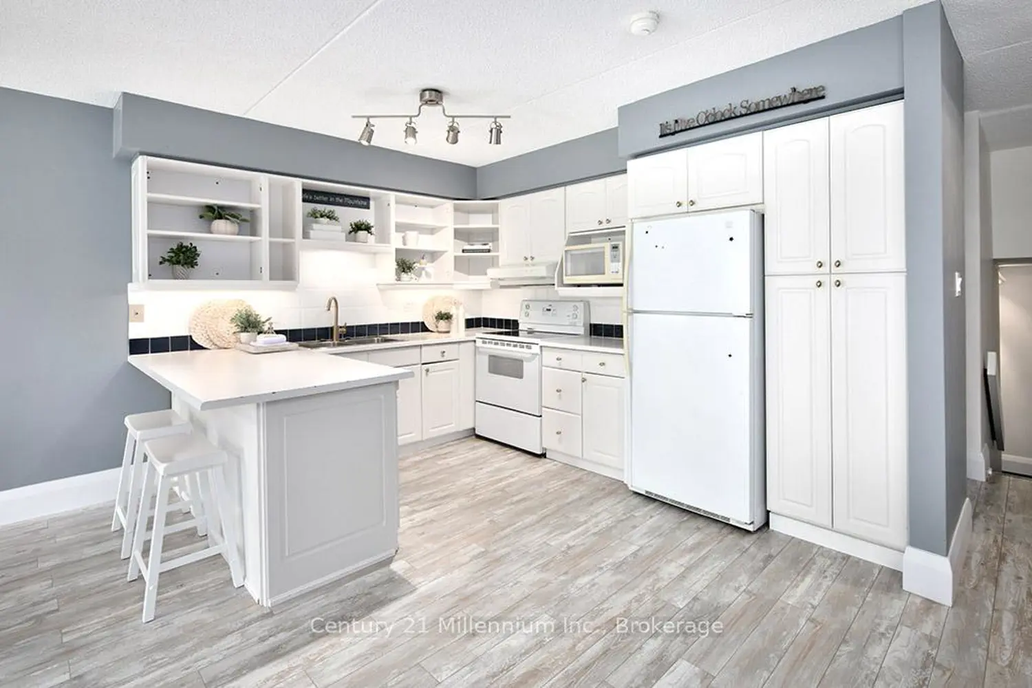 Additional image 5 of 796404 Grey Road 19 121