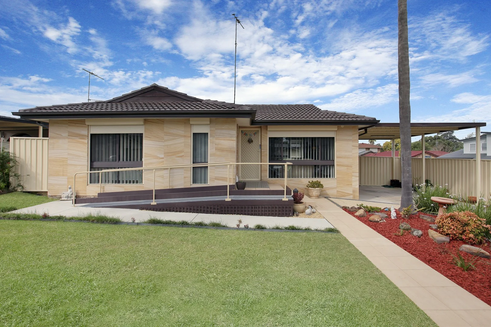 93 Pinecreek Circuit, St Clair NSW 2759