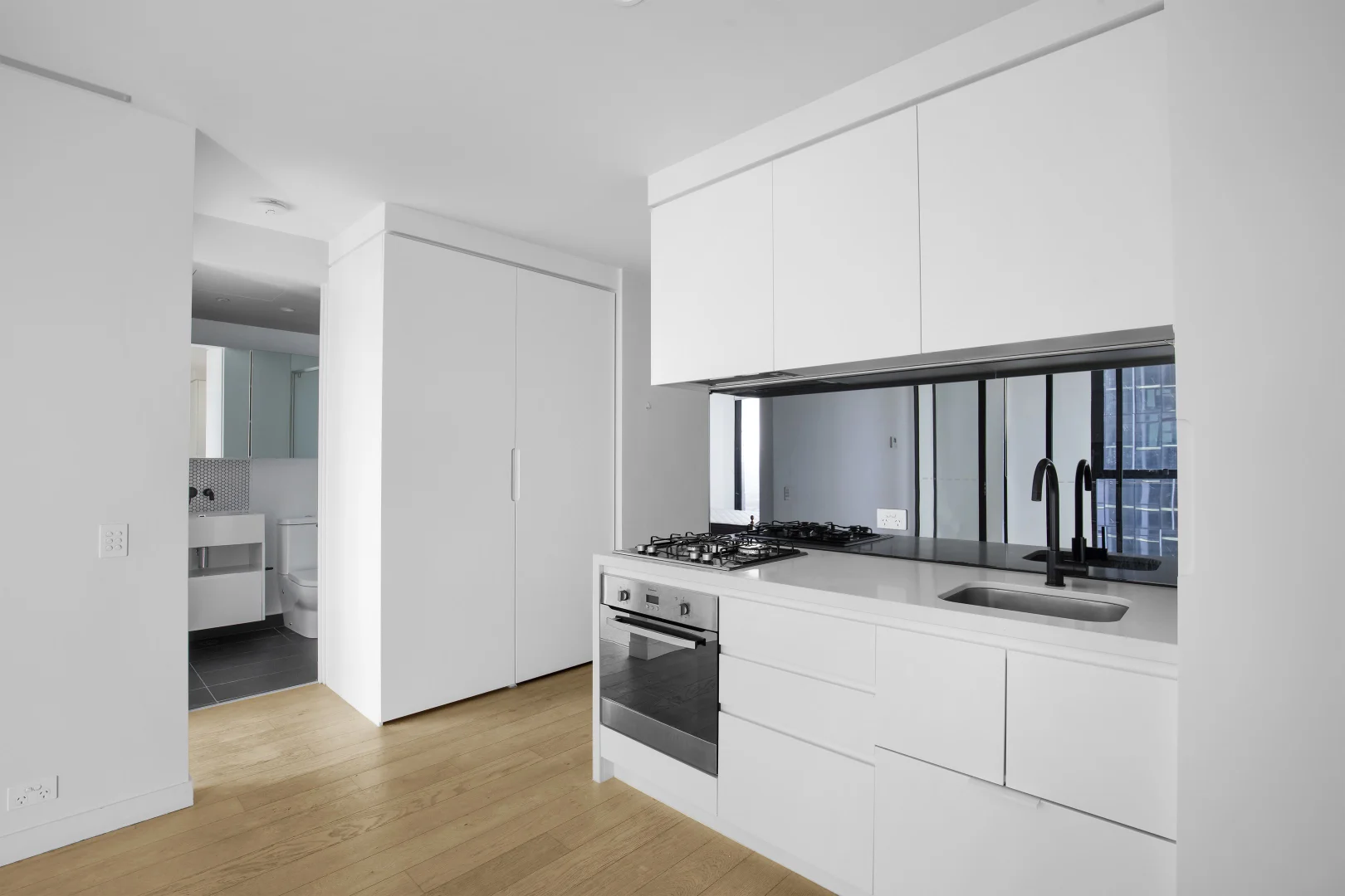 Unit 6001/442 Elizabeth St, Melbourne VIC 3000 photo 3