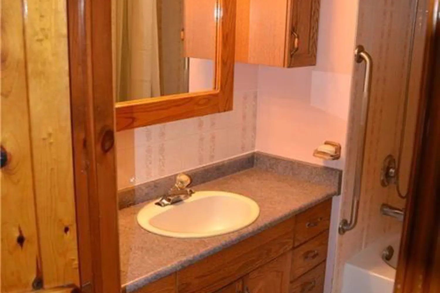 Additional image 11 of 402432 Grey Road 4