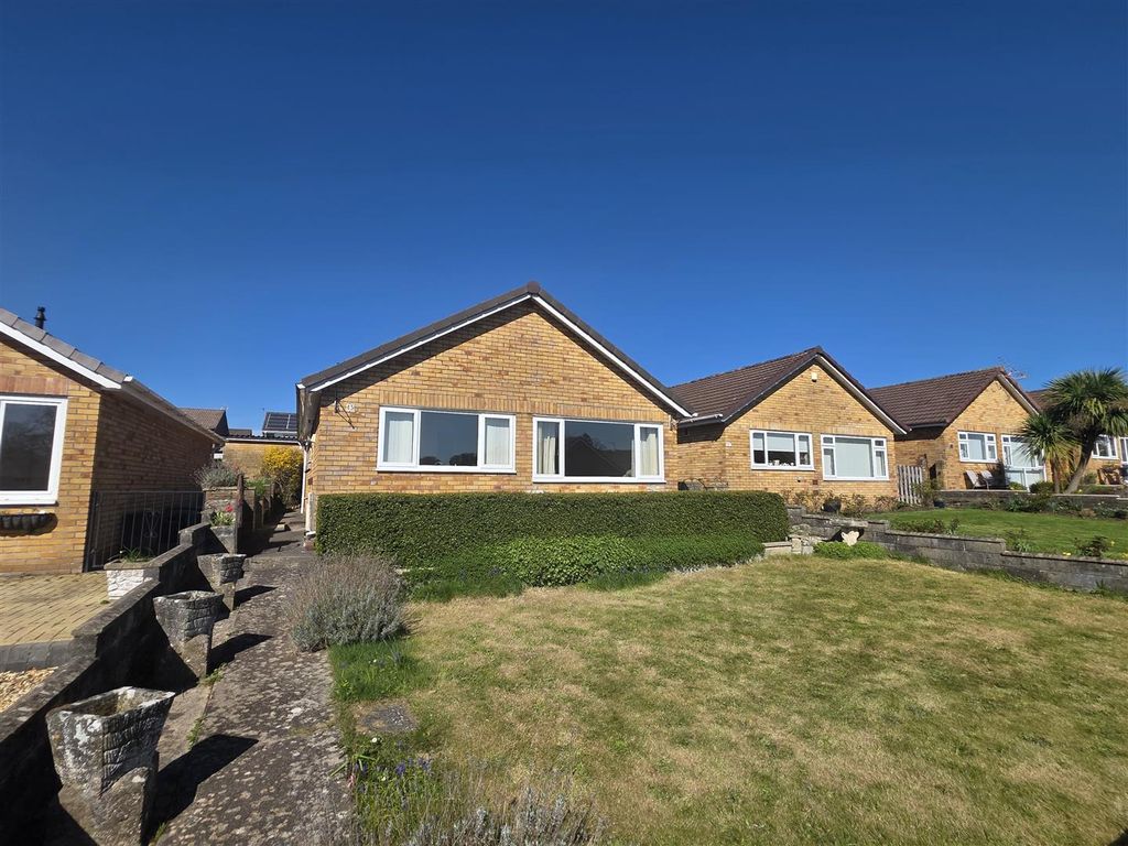 2 bed bungalow for saleElan Way, Caldicot NP26