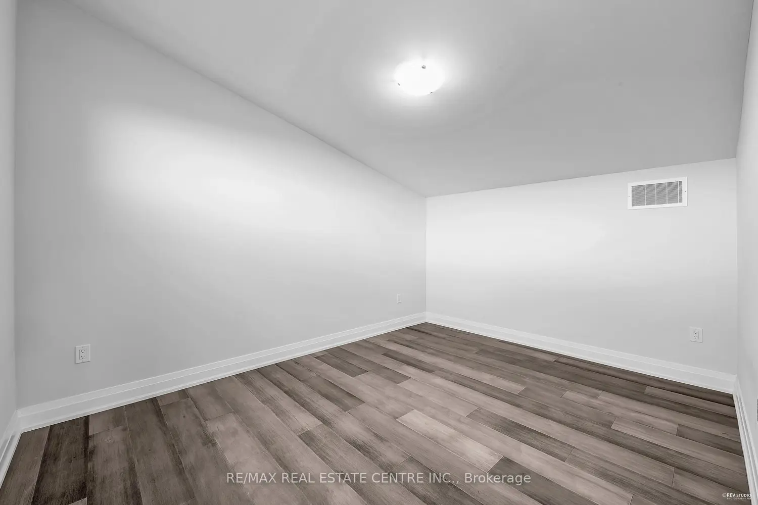 Additional image 16 of 119 Sladden Court
