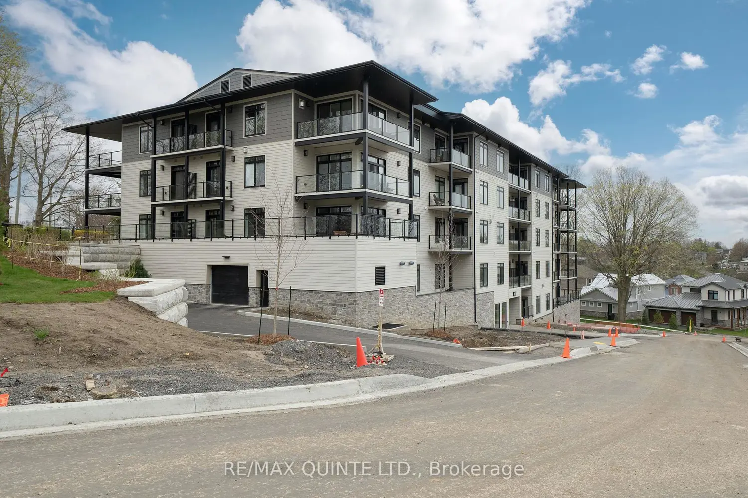 17 Cleave Avenue 306 photo 2