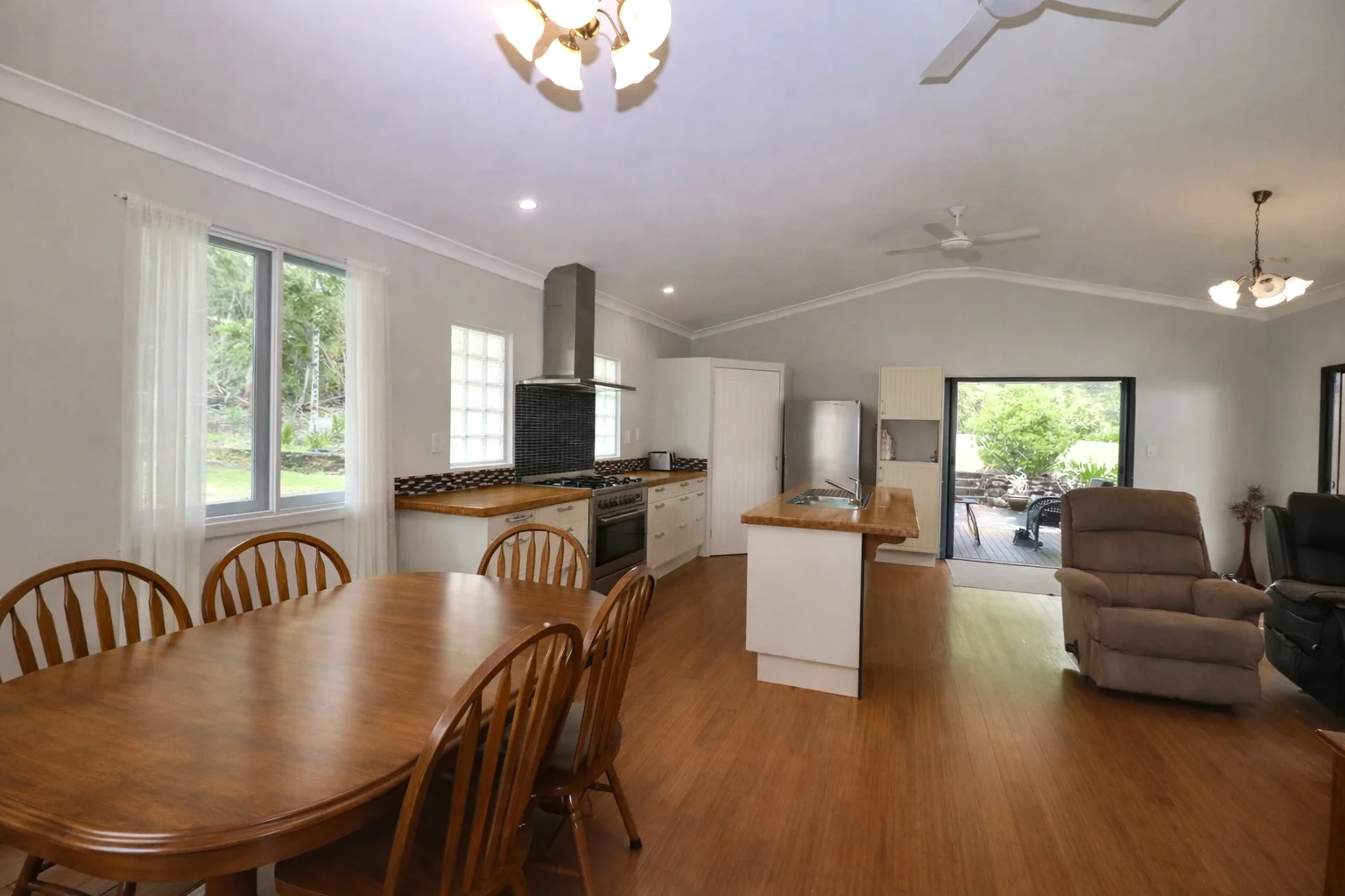 305 Mount Gardiner Road, Bemerside QLD 4850 photo 4