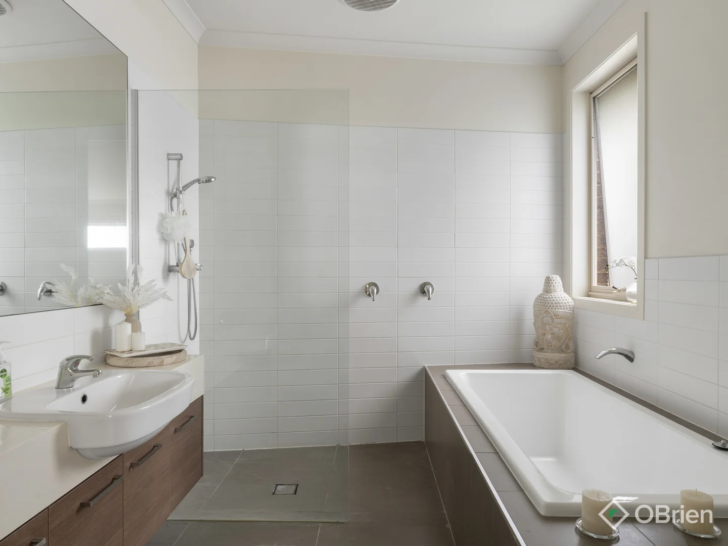 Additional image 9 of 4/13 Lucerne Avenue, Mornington VIC 3931
