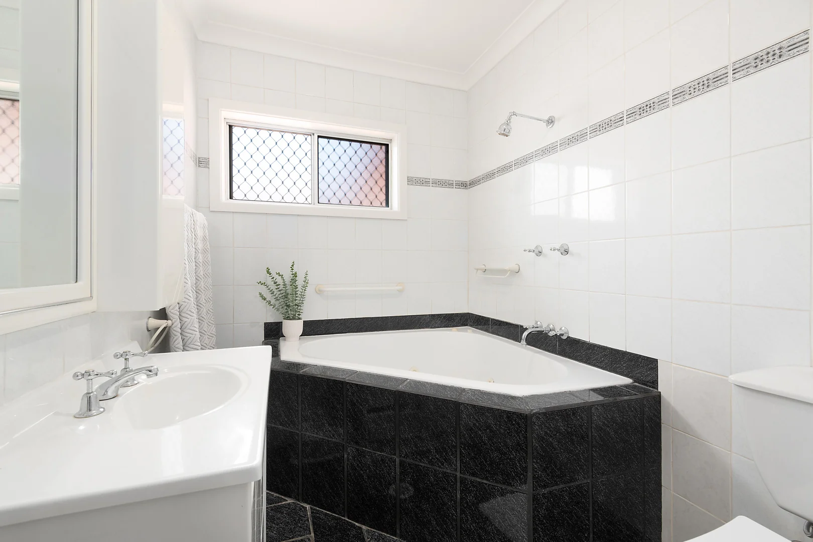 Additional image 9 of 12 Chuter Avenue, Monterey NSW 2217