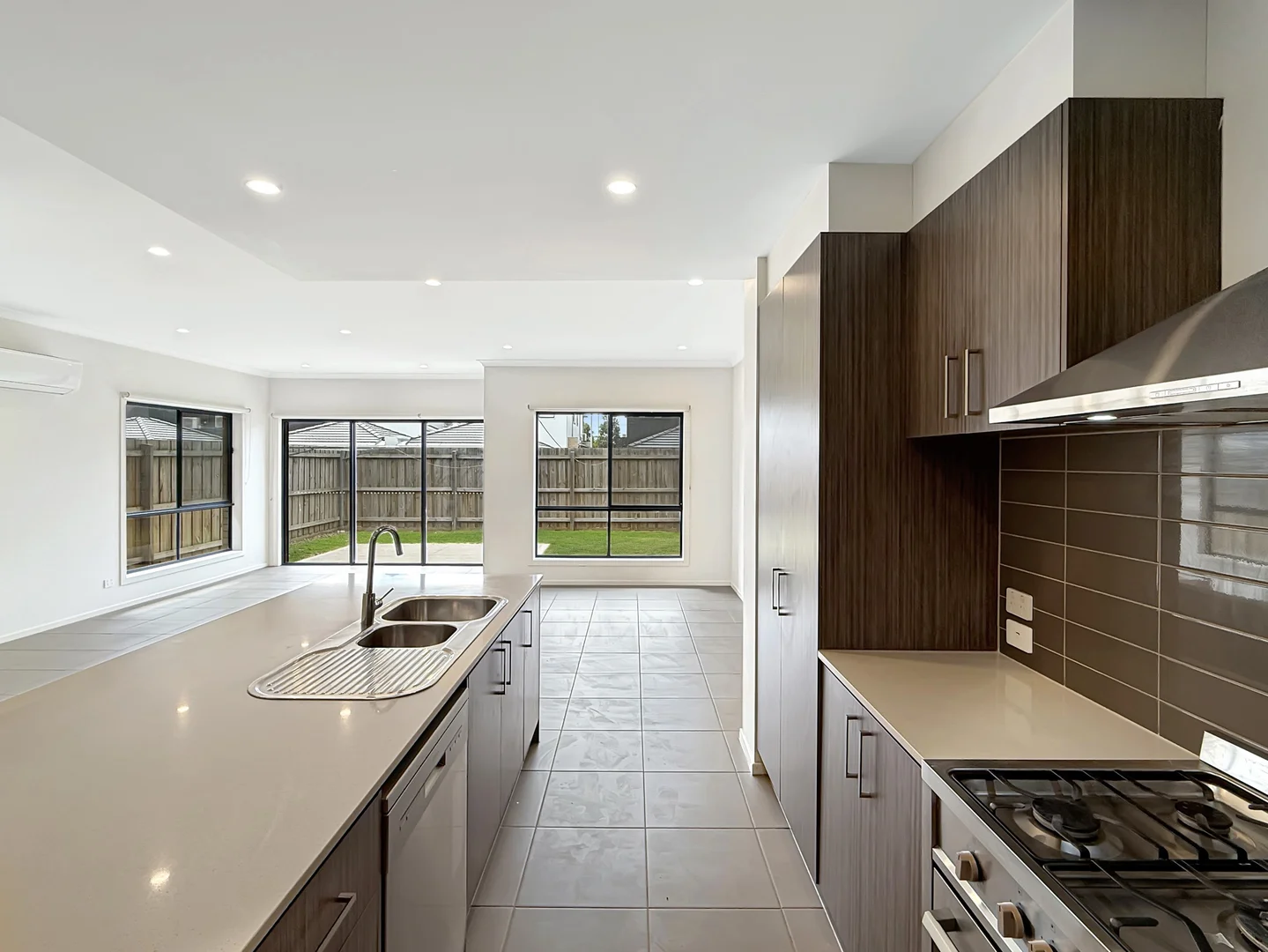 9 Hanford Lane, Wallan VIC 3756 photo 3
