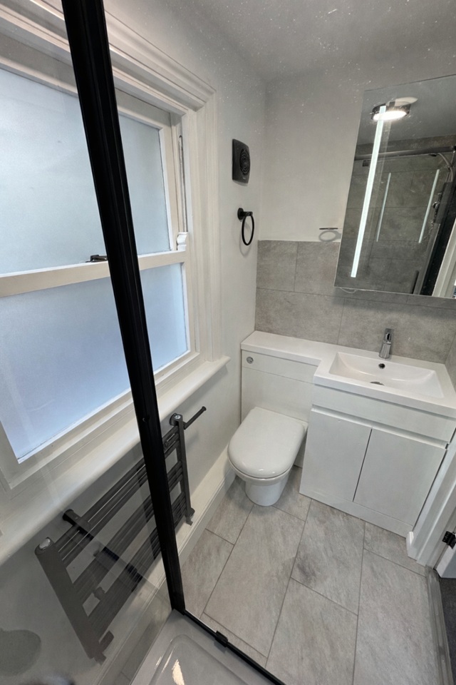 Additional image 15 of 2 Bed Flat, Plantation Wharf, SW11, N1 7GU