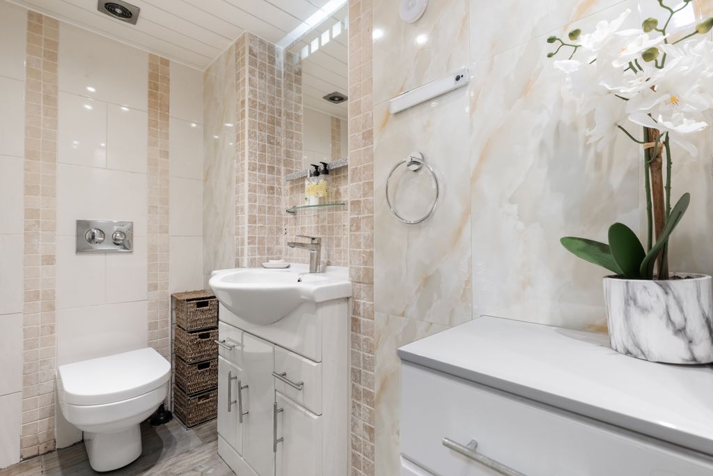 Additional image 18 of 2 bed flat for saleMain Street, Jamestown G83