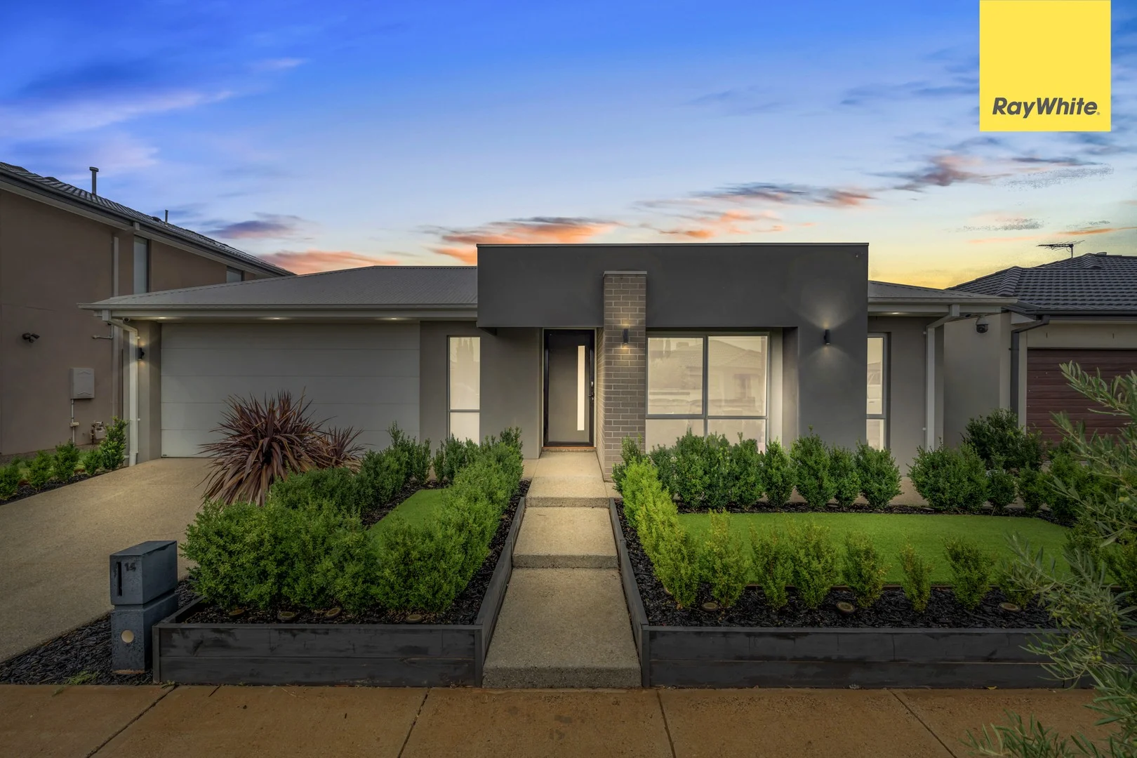 14 Roy Street, Thornhill Park VIC 3335