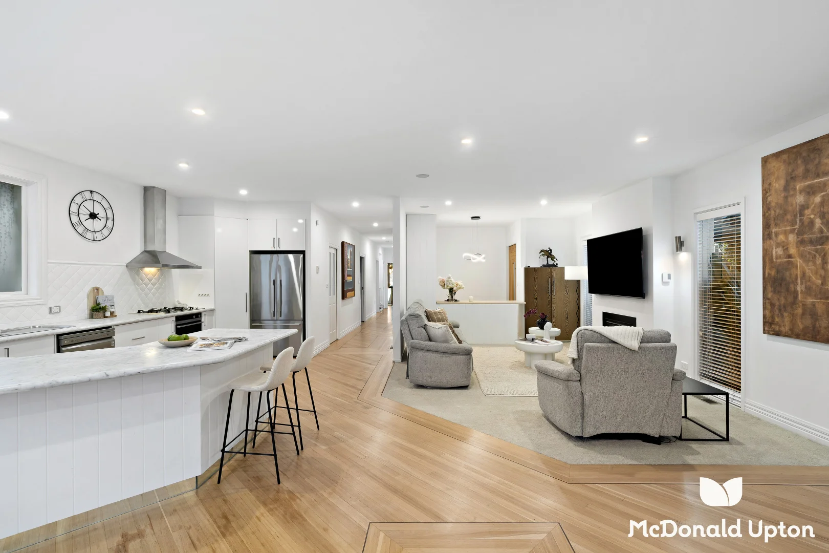Additional image 2 of 9 Glenview Road, Strathmore VIC 3041