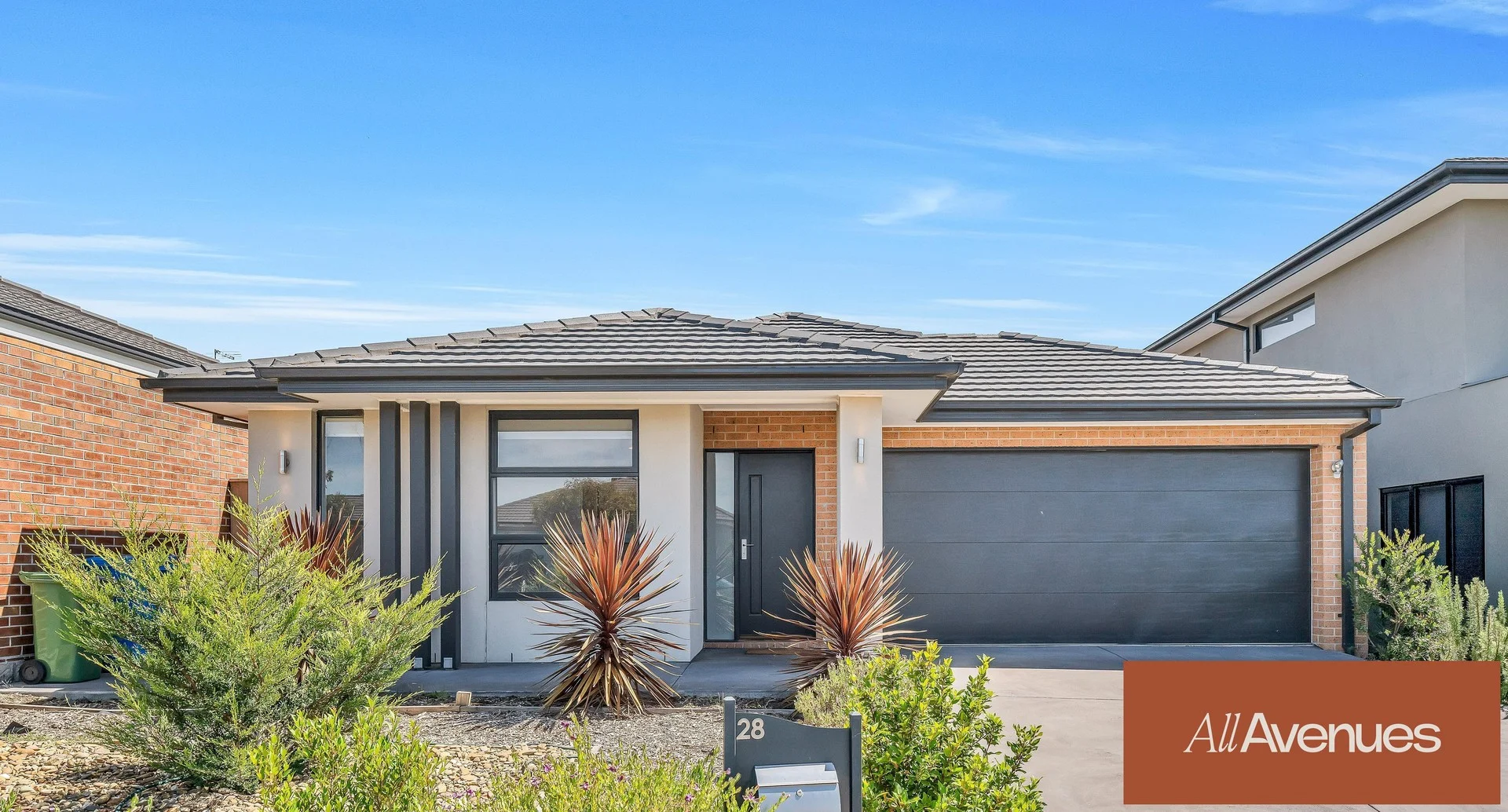28 Omeara Crescent, Cranbourne East VIC 3977