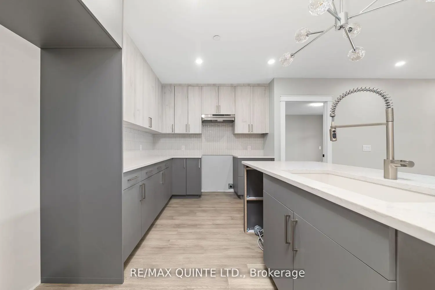 17 Cleave Avenue 305 photo 4