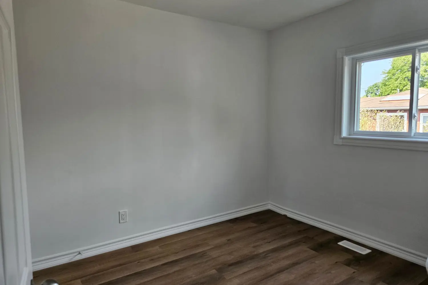 8418 Willoughby Drive photo 5
