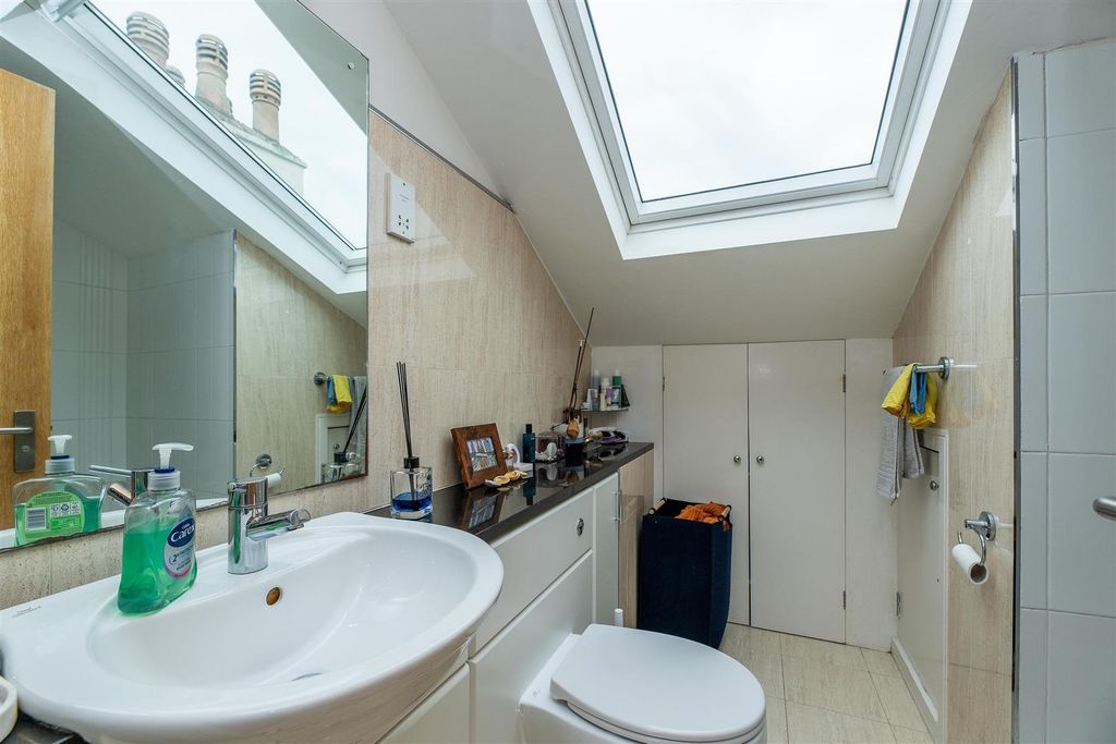 Additional image 10 of 2 bed flat for salePark Heights, The Ropewalk, The Park NG1