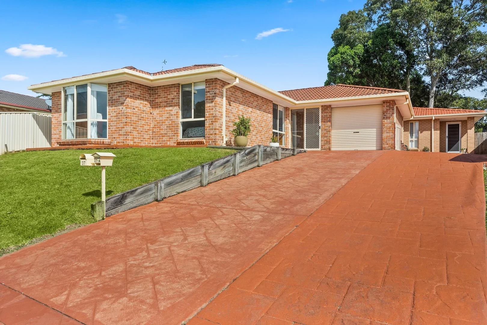 37 Cygnet Avenue, Shellharbour City Centre NSW 2529