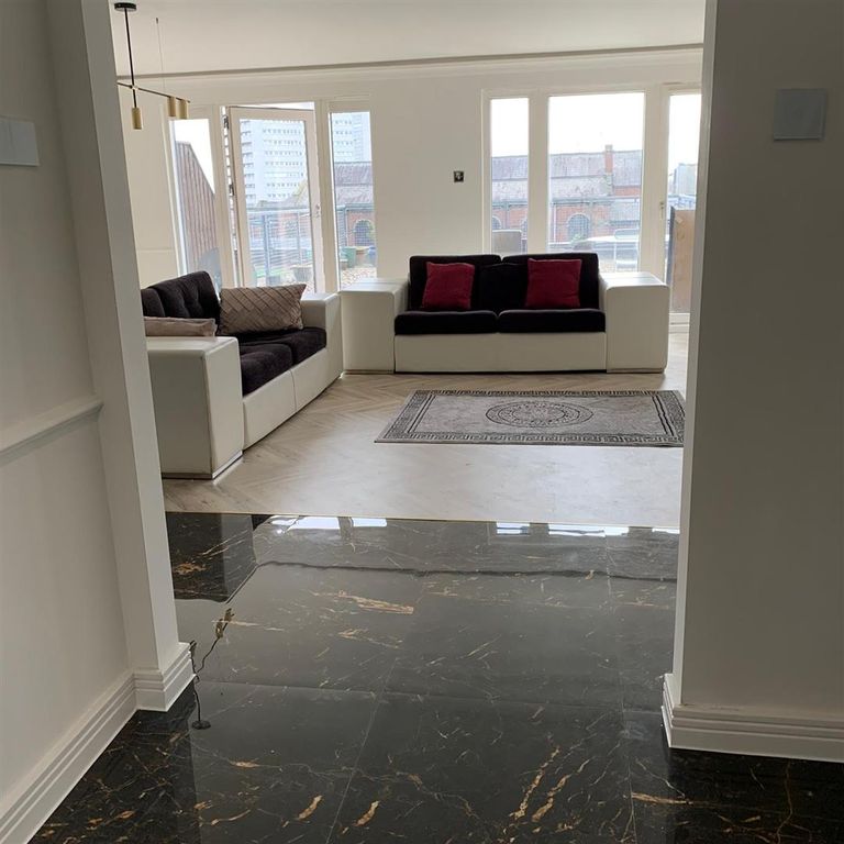 Additional image 2 of 3 bed flat for saleThe Mailbox, Wharfside Street B1