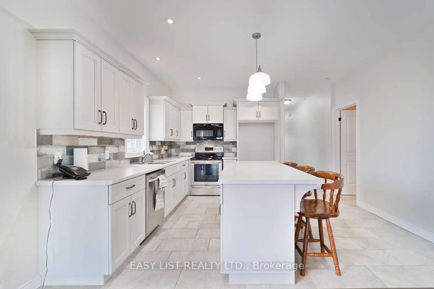 153 Brown Street photo 5