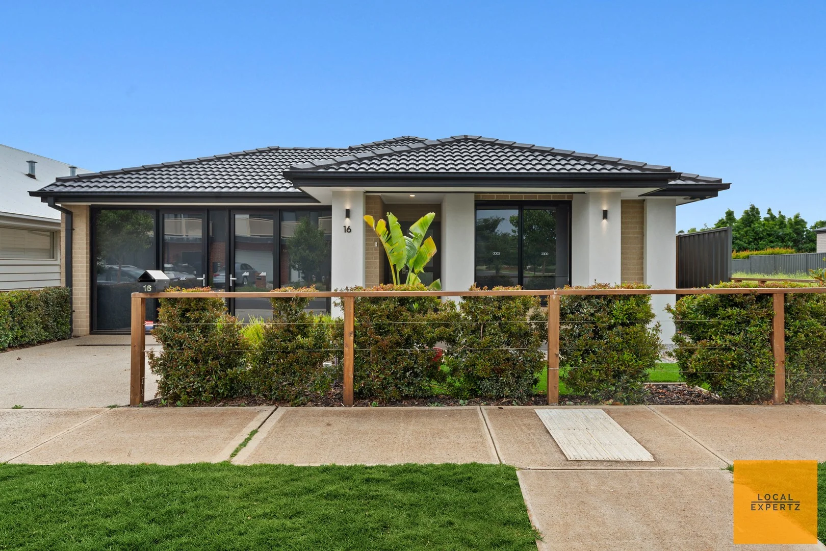 16 Penver Drive, Cobblebank VIC 3338