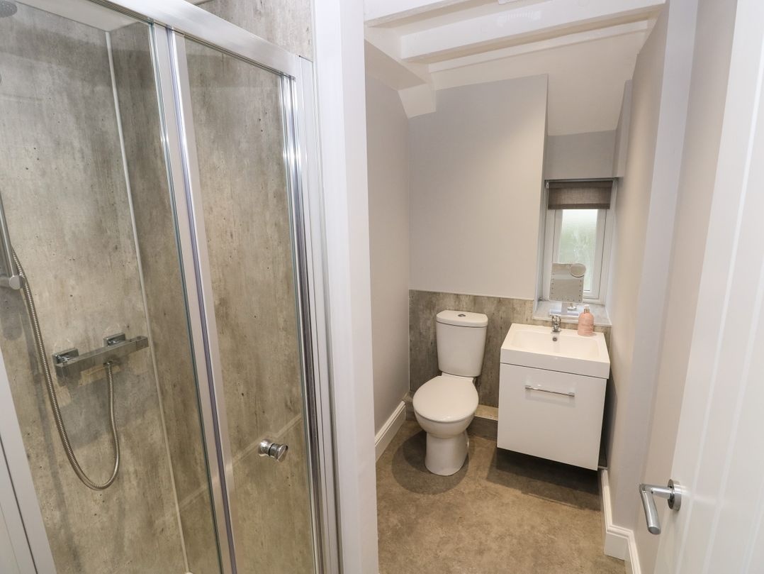 Room in a Shared House, Hanover Square, LS3, N1 7GU photo 4