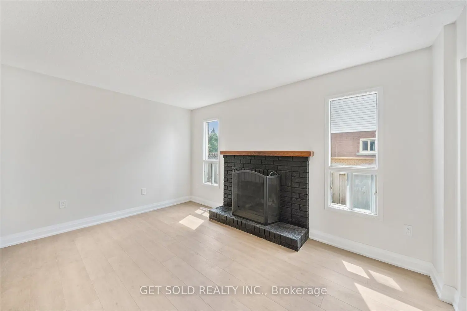 232 Kozlov Street photo 3