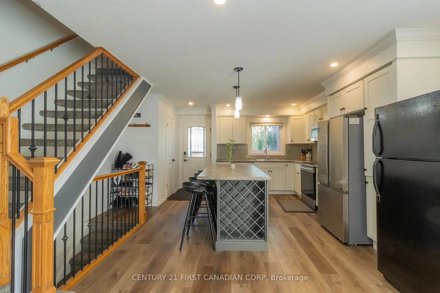 230 Clarke Road 66 photo 3